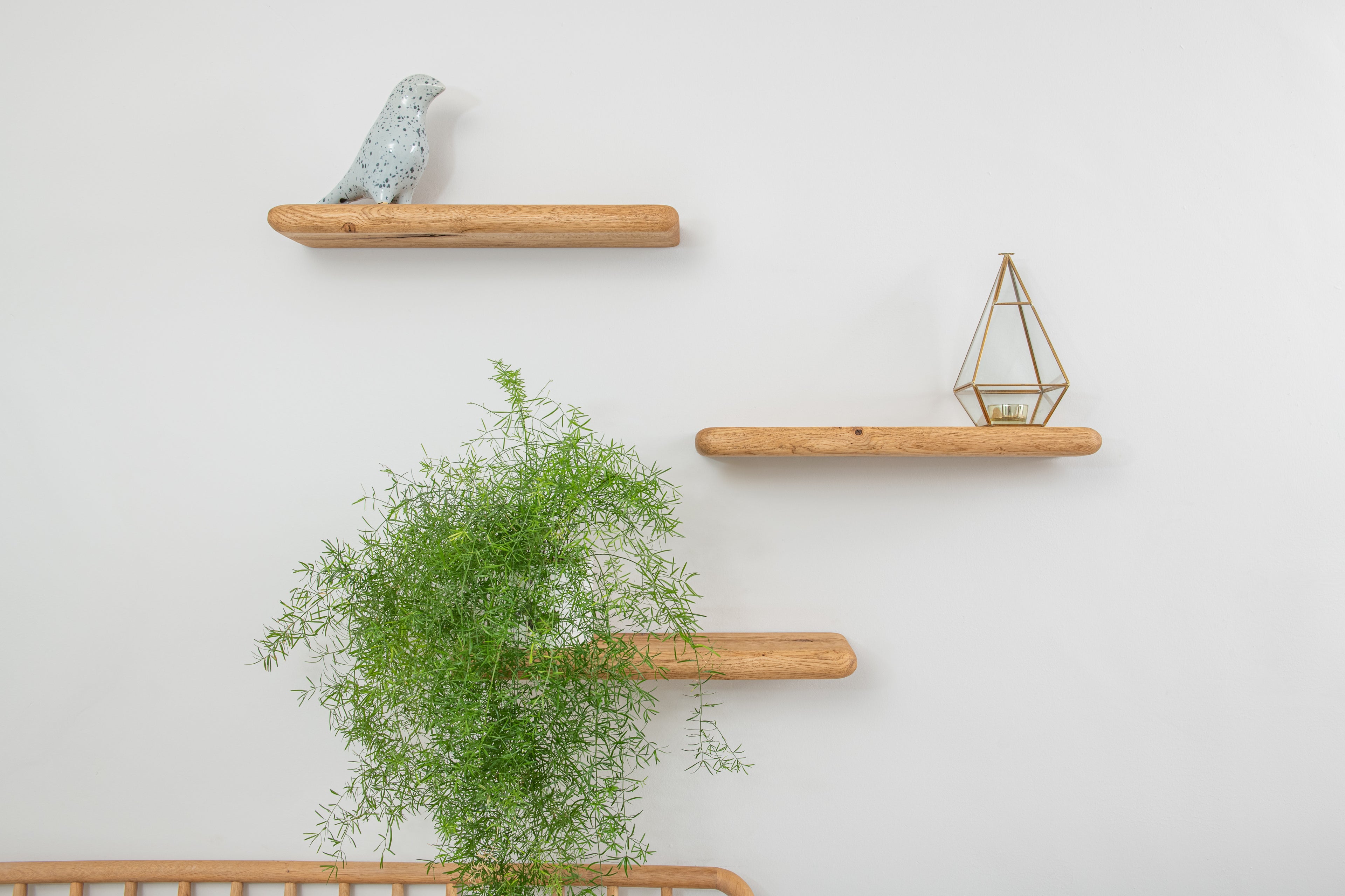 Farmhouse warm air-dried oak shelves